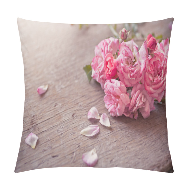 Personality  Pink Roses On Wooden Table Pillow Covers