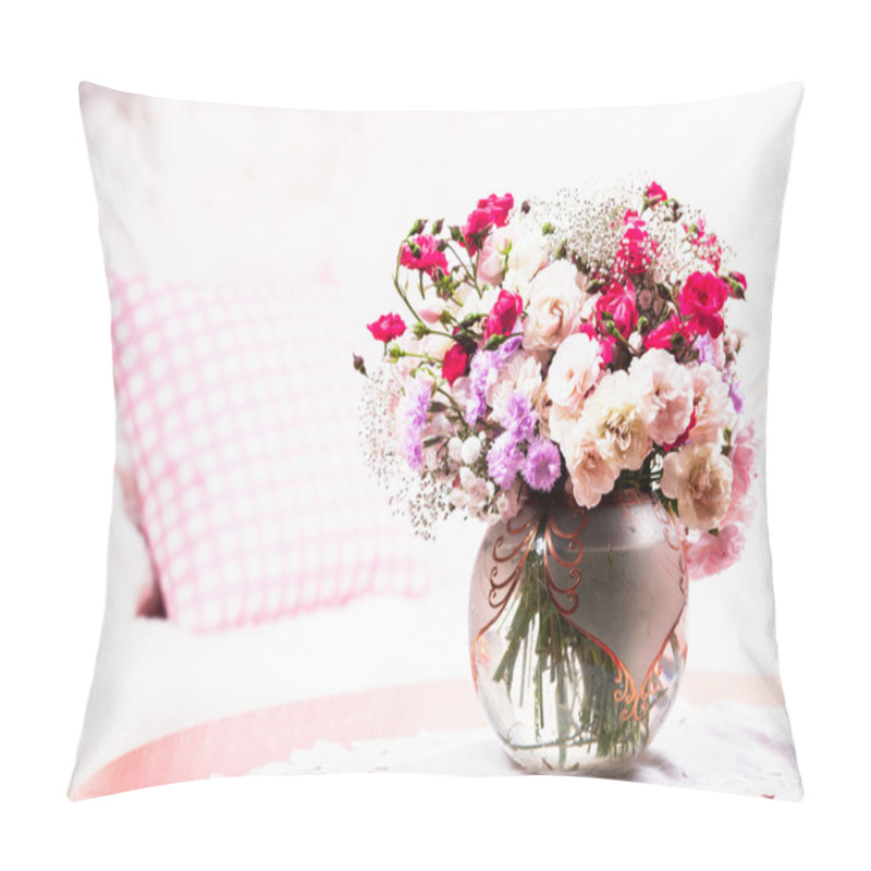 Personality  Flower Bouquet On The Table Pillow Covers