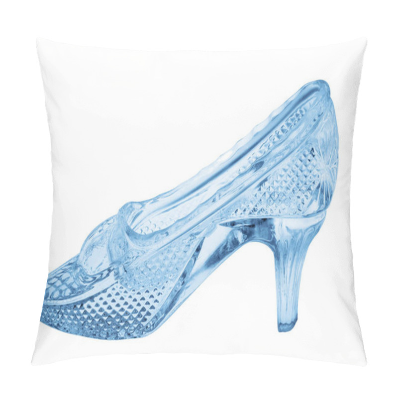 Personality  Woman Glass Shoe With Reflection Isolated On Black Background Pillow Covers