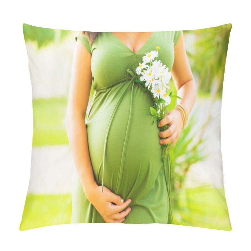 Personality  Pregnant Enjoying Summer Park Pillow Covers