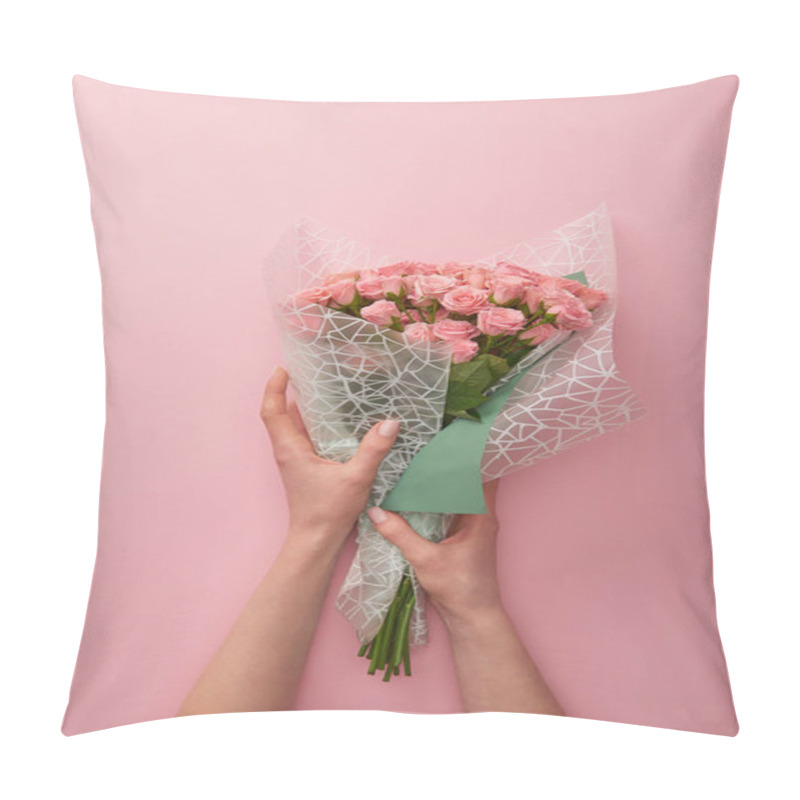 Personality  Cropped Shot Of Woman Holding Bouquet Of Beautiful Roses Isolated On Pink Pillow Covers