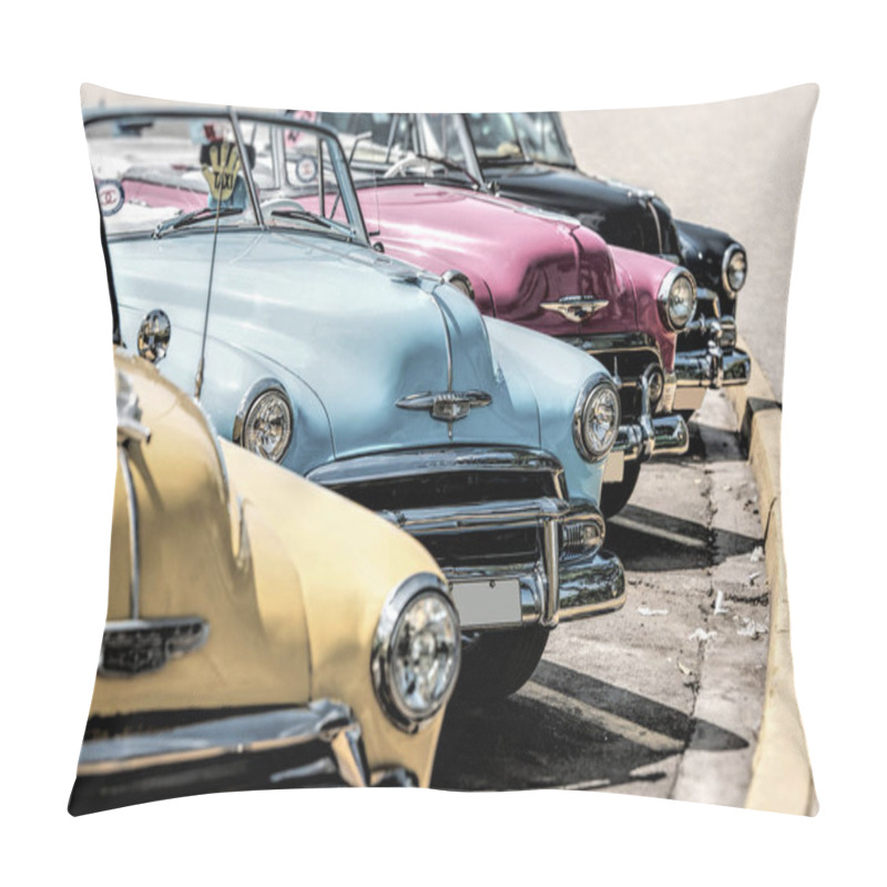 Personality  American Cars In Cuba Pillow Covers