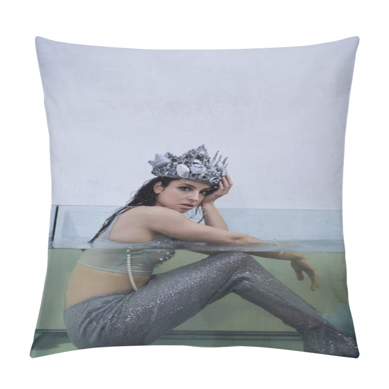 Personality  A Young Woman, Dressed As A Mermaid, Sits In A Glass Tank, Wearing A Crown Of Shells And Pearls. Pillow Covers