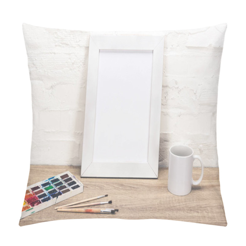 Personality  Empty Photo Frame On Table Pillow Covers