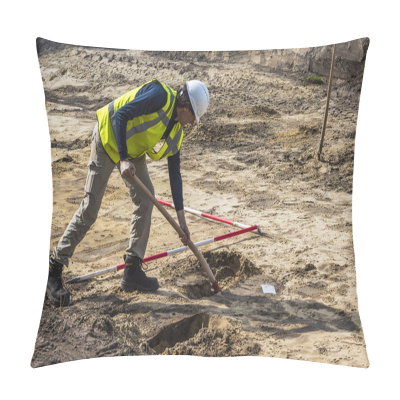 Personality  Archeology Excavation Driebergen Man Shovel Pillow Covers