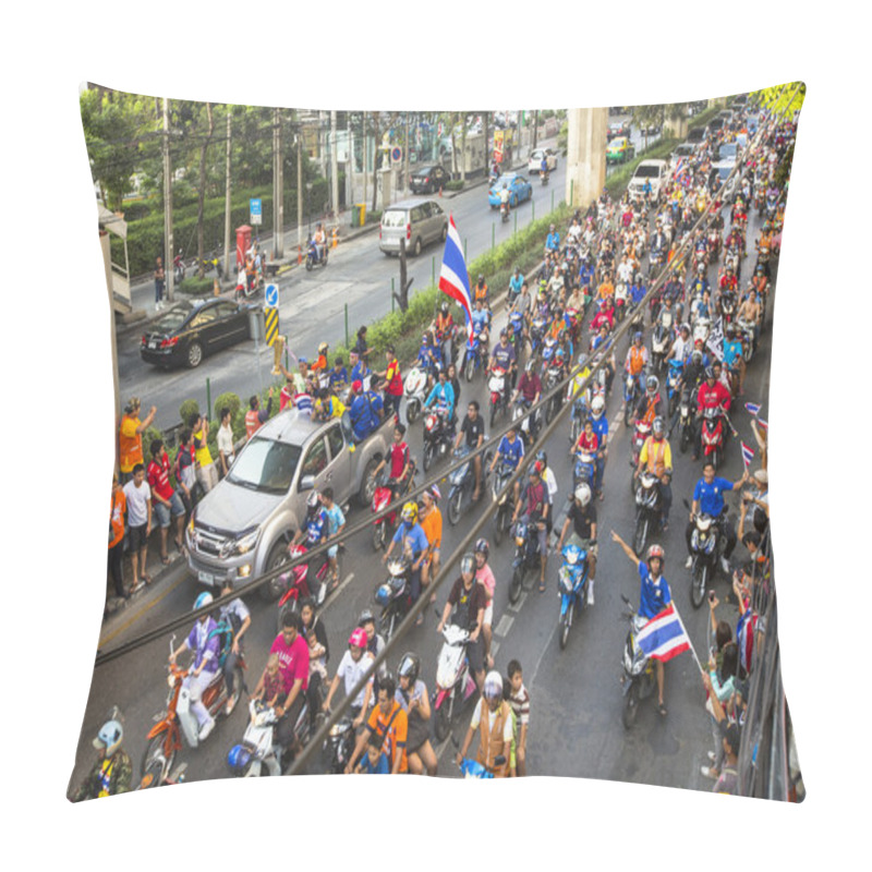 Personality  Thai Football Fans Celebrate Pillow Covers