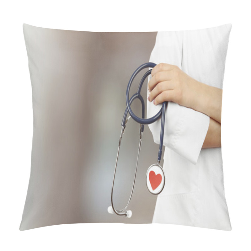 Personality  Doctor With Stethoscope In Hospital Pillow Covers