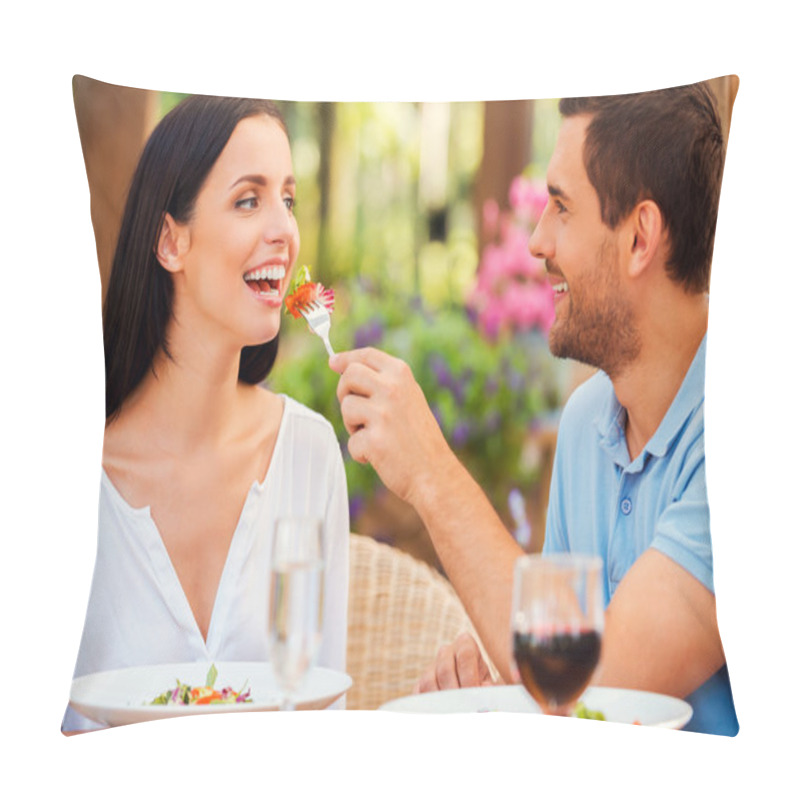 Personality  Man Feeding His Girlfriend With Salad Pillow Covers