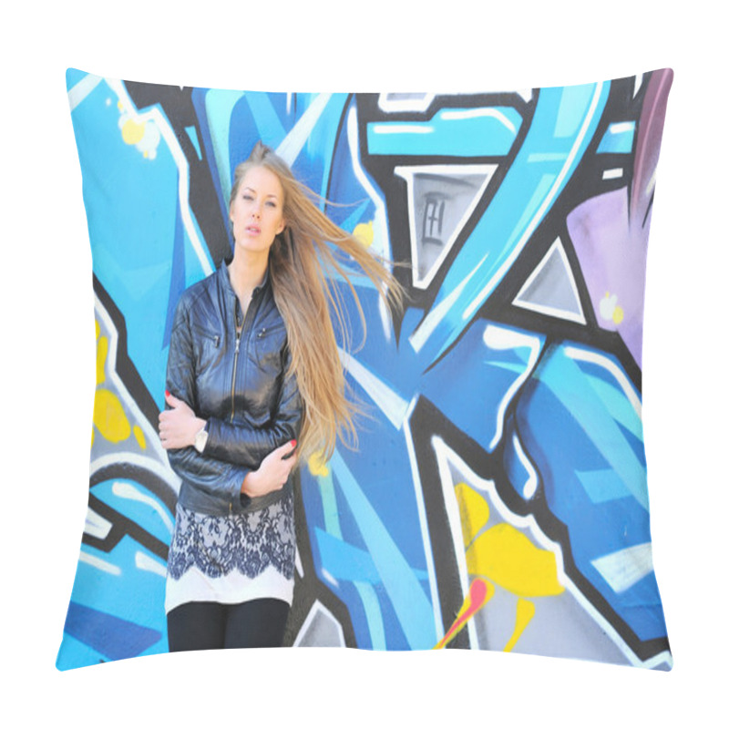 Personality  Girl Against Grafitti Wall Pillow Covers