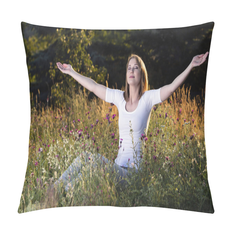 Personality  Woman Taking A Breath Pillow Covers