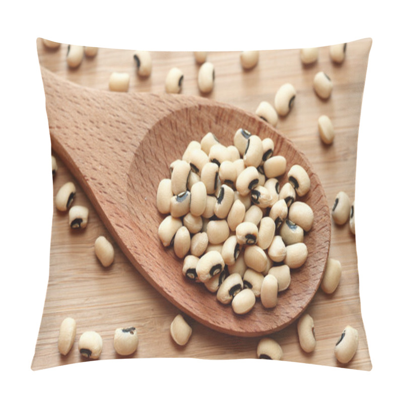 Personality  Black Eyed Peas In A Wooden Spoon Pillow Covers