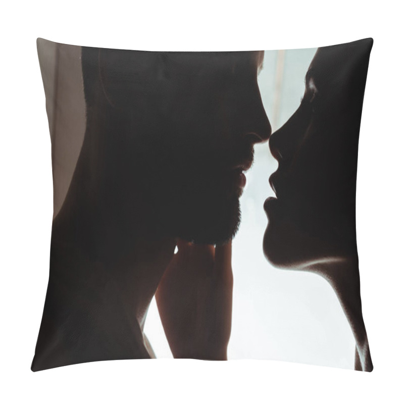 Personality  Silhouettes Of Sexy Young Passionate Kissing Couple Pillow Covers