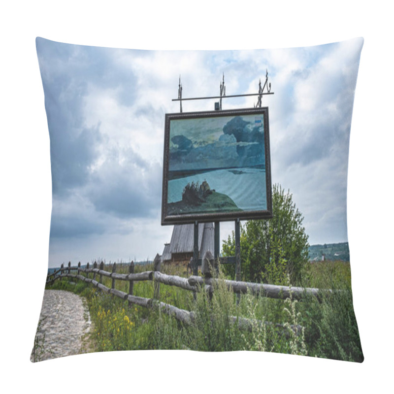 Personality  Painting By The Artist Levitan Over Eternal Peace On Mount Levit Pillow Covers