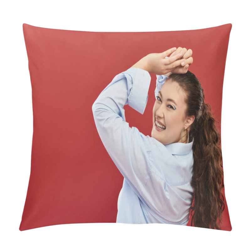 Personality  A Young Plus Size Woman With Bright Makeup Joyfully Poses With Her Hair Pulled Back In A Creative Studio Setting. Pillow Covers