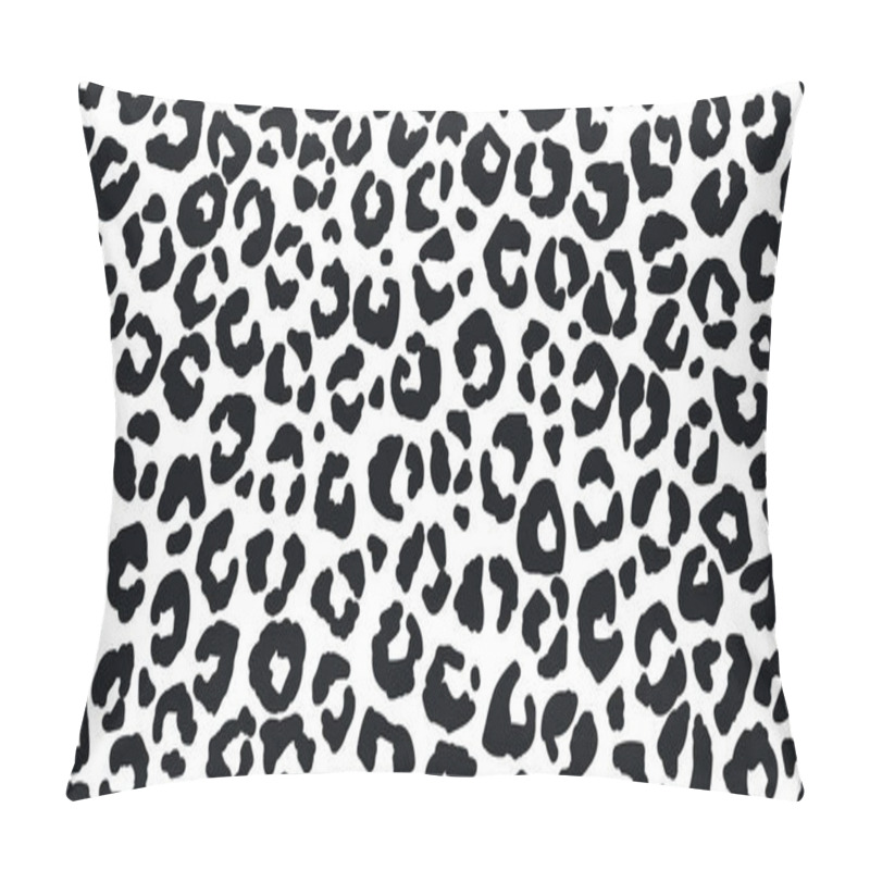 Personality  Seamless Leopard Fur Pattern. Fashionable Wild Leopard Print Background. Modern Panther Animal Fabric Textile Print Design. Stylish Vector Black And White Illustration Pillow Covers