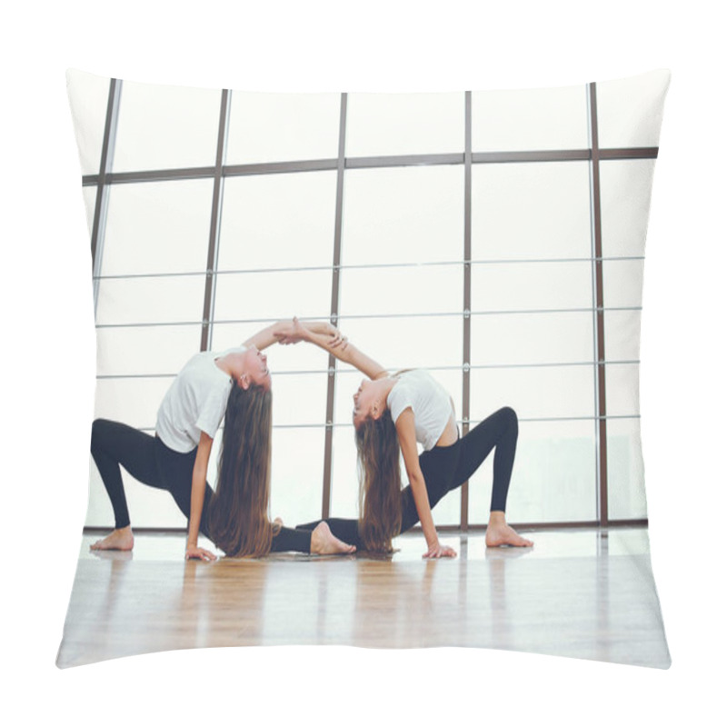 Personality  Beautiful And Elegant Girls Doing Yoga Pillow Covers