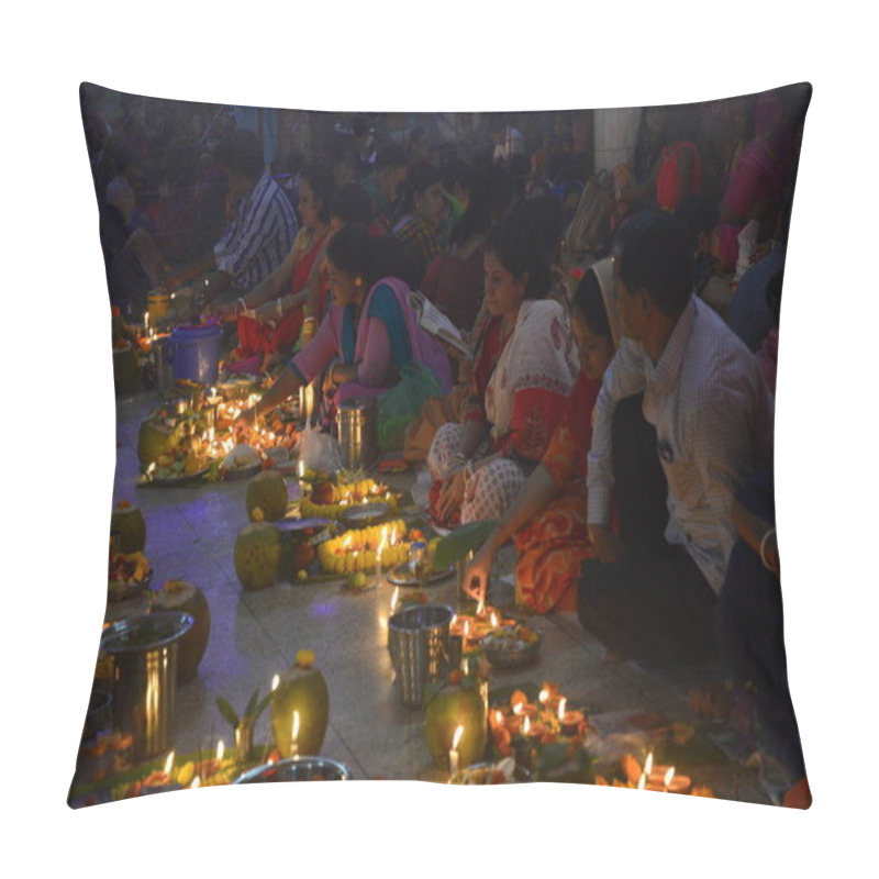 Personality  Hundreds Of Hindus Devotee Sits With Light Candle To Celebrate A Religious Hindu Festival Rakher Upabas At Shamibag Loknath Dham In Dhaka, Bangladesh, On November 14, 2017. Sit In Front Of Candles Light And Absorb In Prayer Lokenath Brahmachari. Pillow Covers