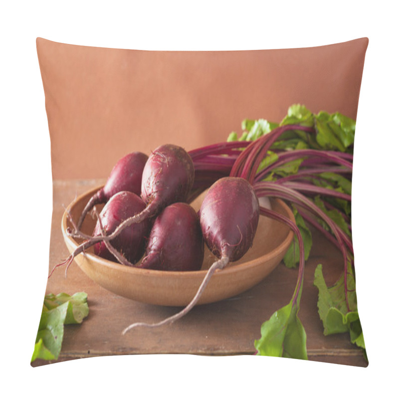 Personality  Fresh Beet In Wooden Bowl Pillow Covers