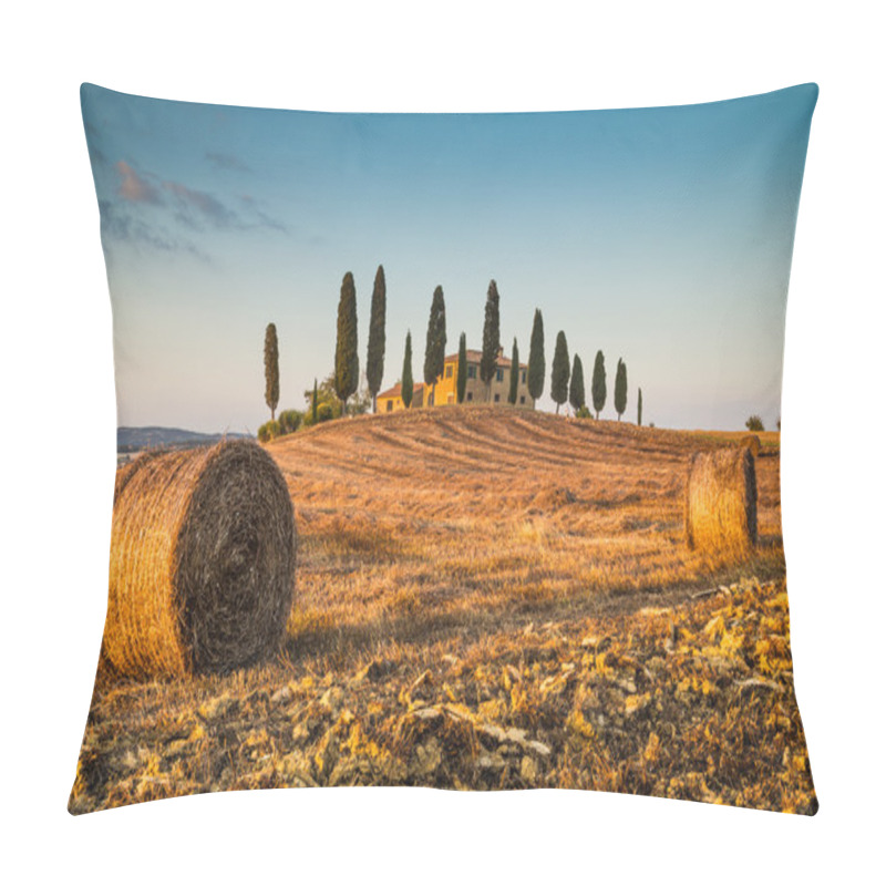 Personality  Tuscany Landscape With Farm House At Sunset, Val D'Orcia, Italy Pillow Covers