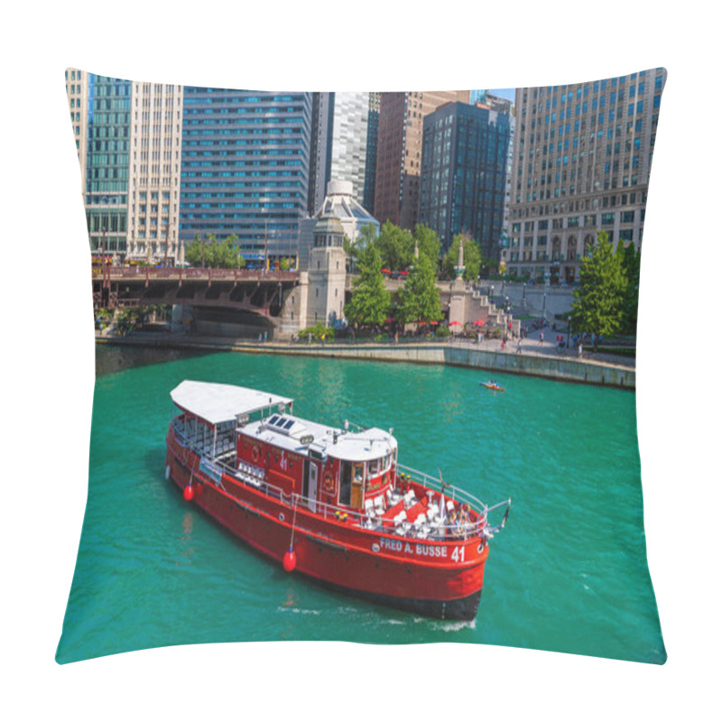 Personality  CHICAGO, USA - MARCH 29, 2020: Chicago River And Bridge In Chicago, Illinois, USA Pillow Covers