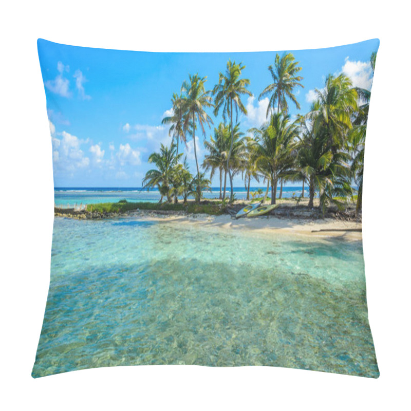 Personality  Paradise Beach On Island Carrie Bow Cay Field Station, Caribbean Sea, Belize. Pillow Covers