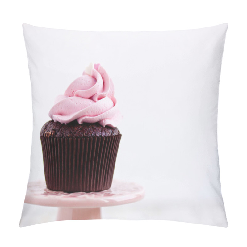 Personality  Pink Chocolate Cupcake  Close Up Pillow Covers