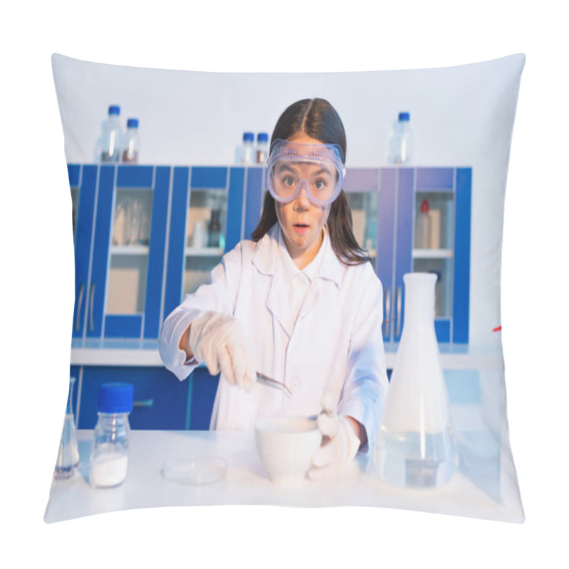 Personality  Surprised Girl With Dirty Face Holding Tweezers Near Bowl And Flask With Steam In Lab Pillow Covers