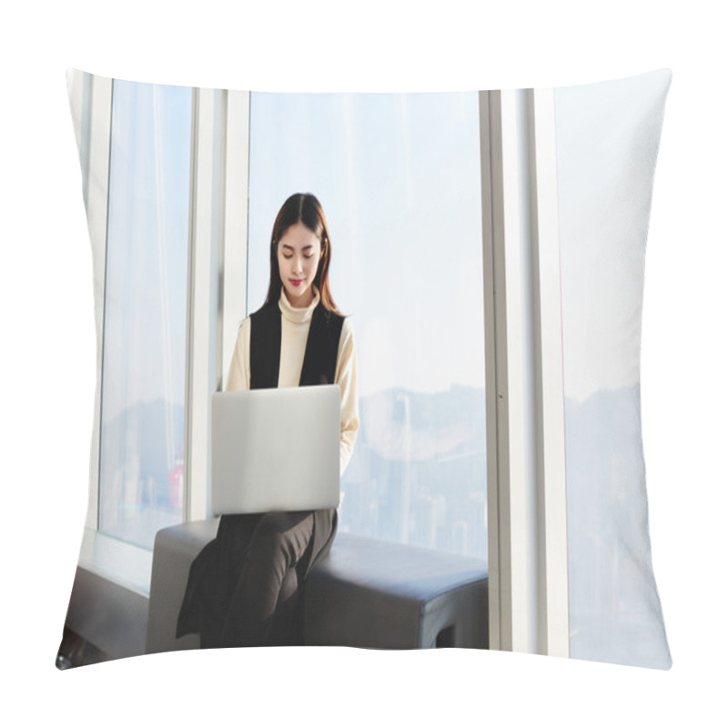 Personality  Woman Successful Freelancer Is Using Laptop Pillow Covers