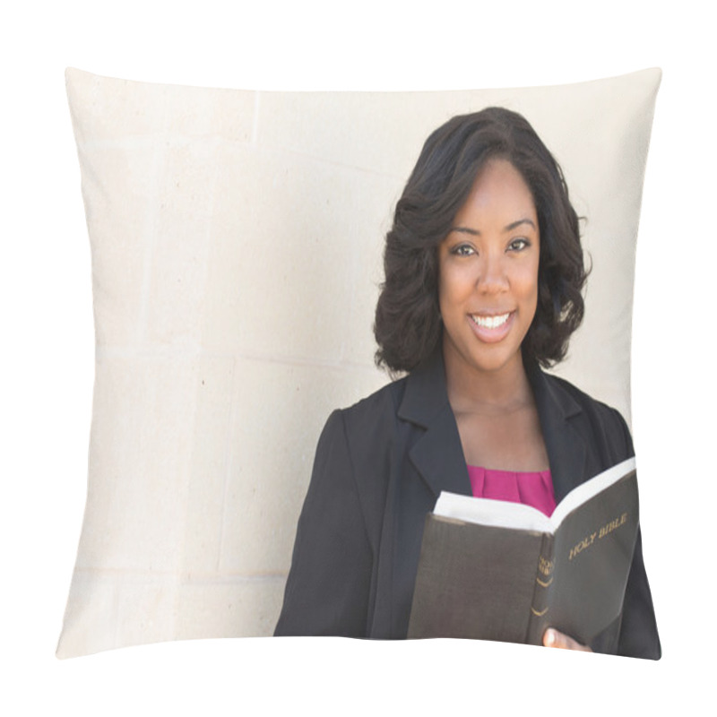 Personality  Woman Reading Pillow Covers