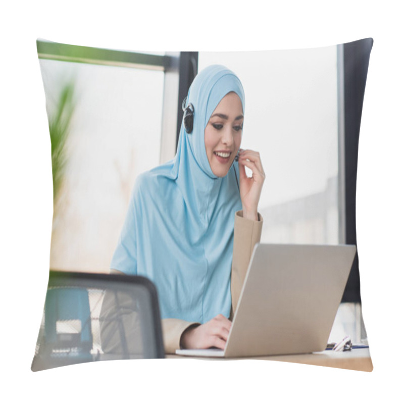 Personality  Smiling Muslim Woman Using Laptop While Working In Call Center Pillow Covers