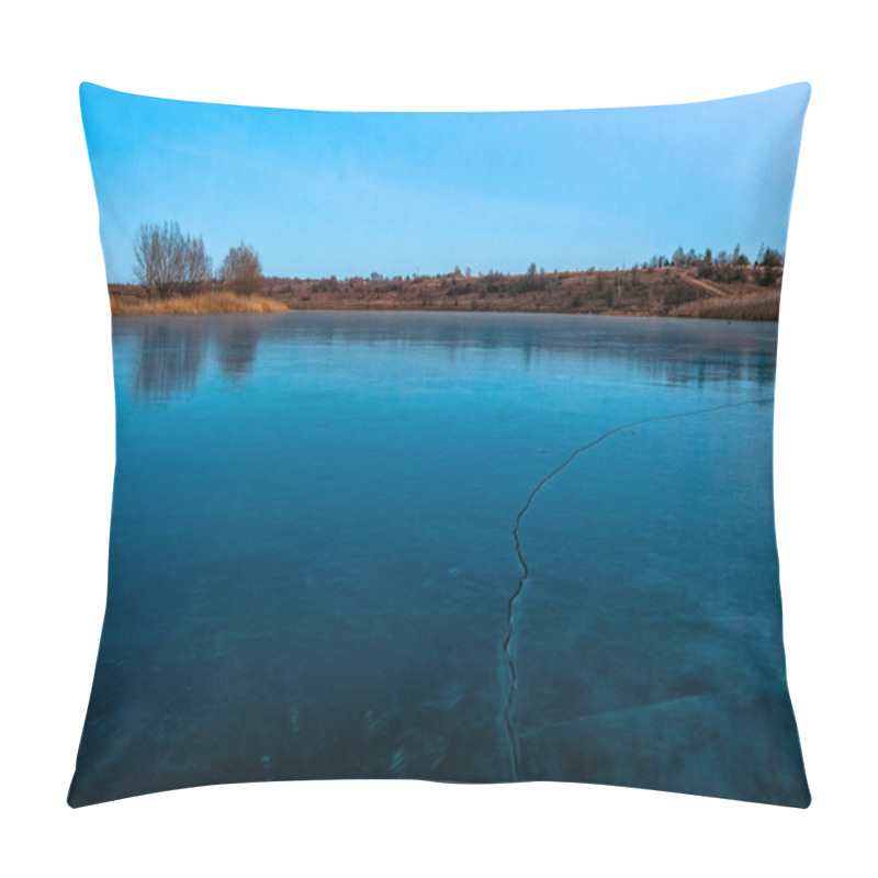 Personality  Winter Lake With Ice And Snow Pillow Covers