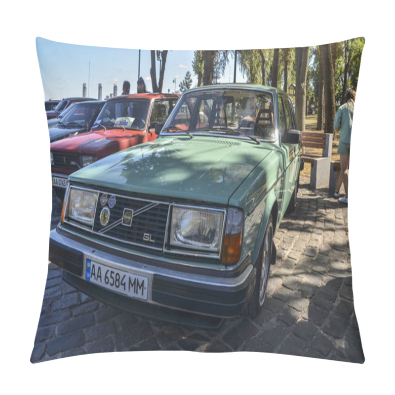 Personality  Green Passenger  Swedish Retro Car Sedan Volvo 244 GL 1979 Parked In The City Street During Retro Rally In Kyiv Pillow Covers