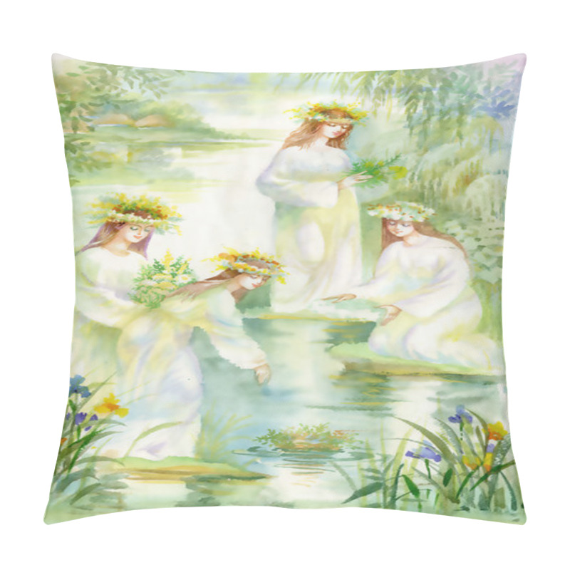 Personality  Women Putting Wreaths On Water Pillow Covers