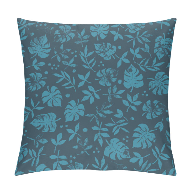 Personality  Seamless Graphical Tropical Foliage Pattern With Texture Pillow Covers