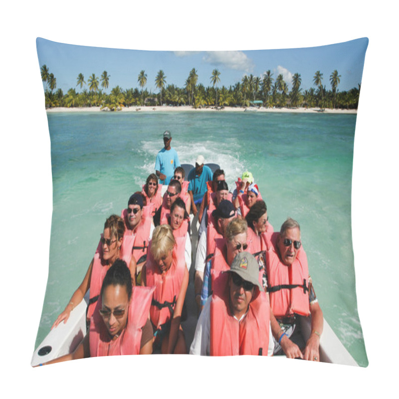 Personality  Tourists On A Boat On The Way To The Beach Pillow Covers