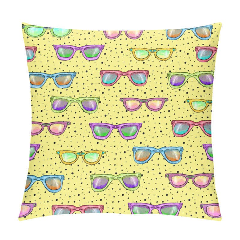 Personality  Seamless Pattern With Glasses On A Yellow Background Pillow Covers