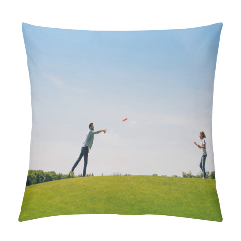 Personality  Father And Daughter Playing With Flying Disk  Pillow Covers