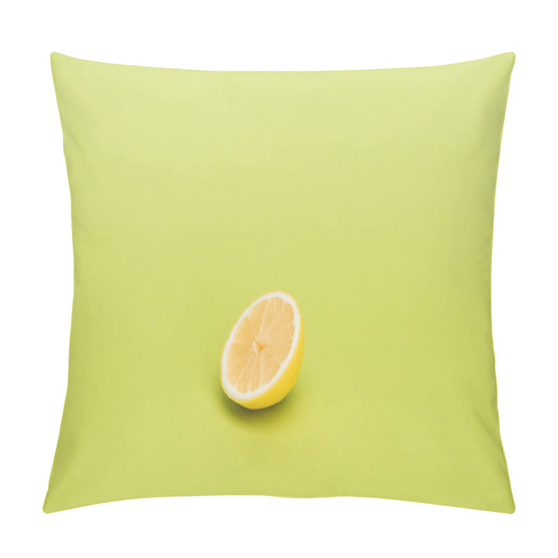 Personality  Half Of Fresh Juicy Lemon On Green Background Pillow Covers