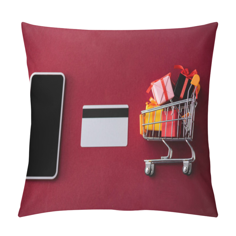 Personality  Top View Of Smartphone, Credit Card And Toy Gift Boxes In Cart On Red Background Pillow Covers