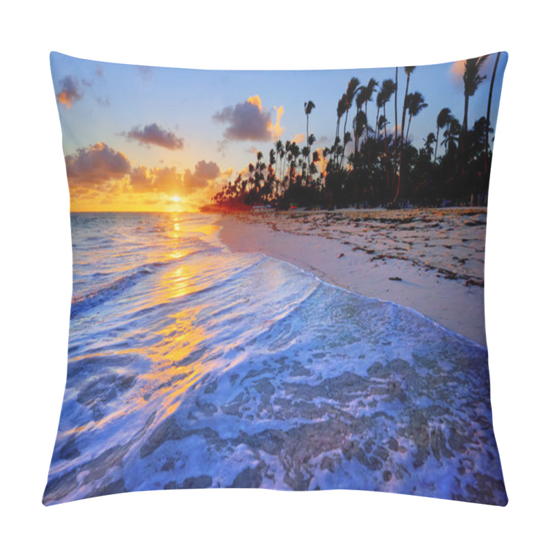 Personality  Waves Along The Shore Pillow Covers