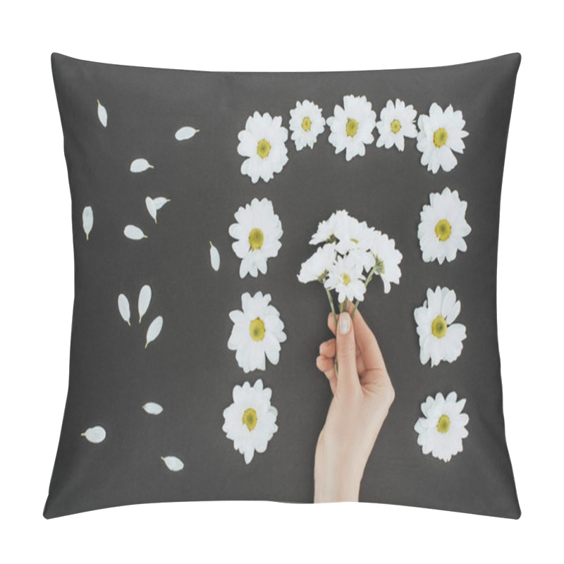 Personality  Top View Of Cropped Female Hand With Frame Of Daisies Over Black Background Pillow Covers