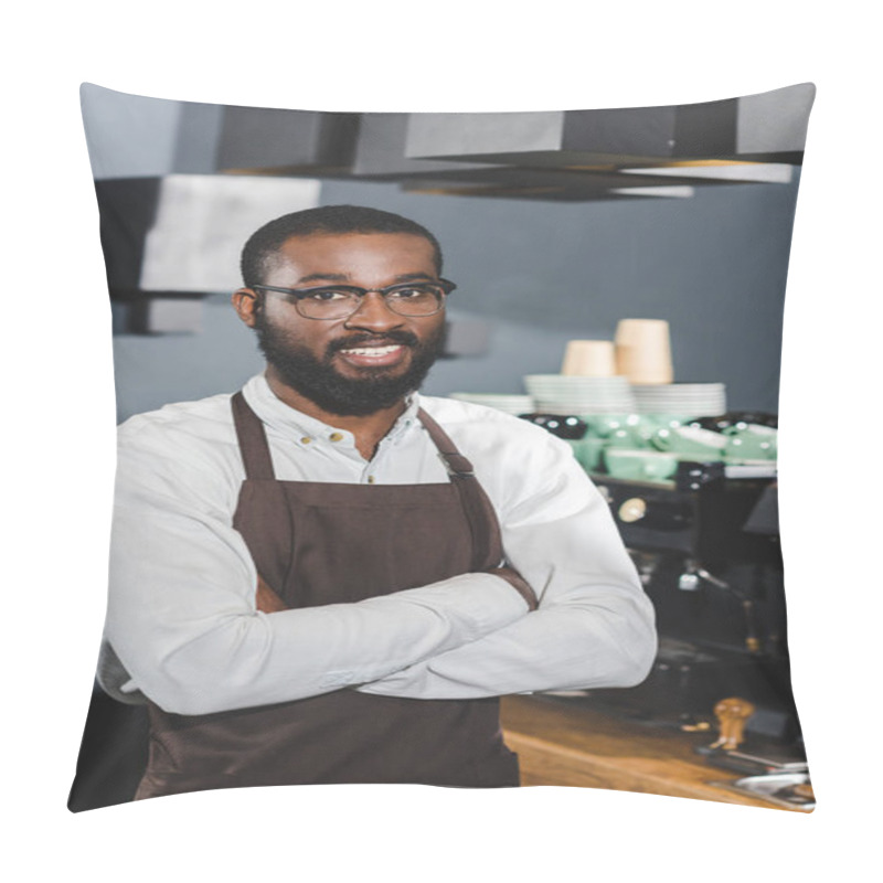 Personality  Confident African American Barista In Eyeglasses Standing With Crossed Arms And Smiling At Camera In Coffee Shop Pillow Covers