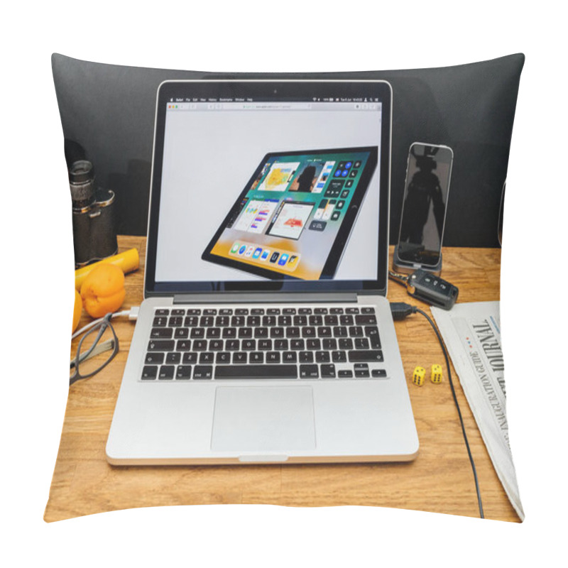 Personality  Apple Computers At WWDC Latest Announcements Of IOS 11 For IPad  Pillow Covers