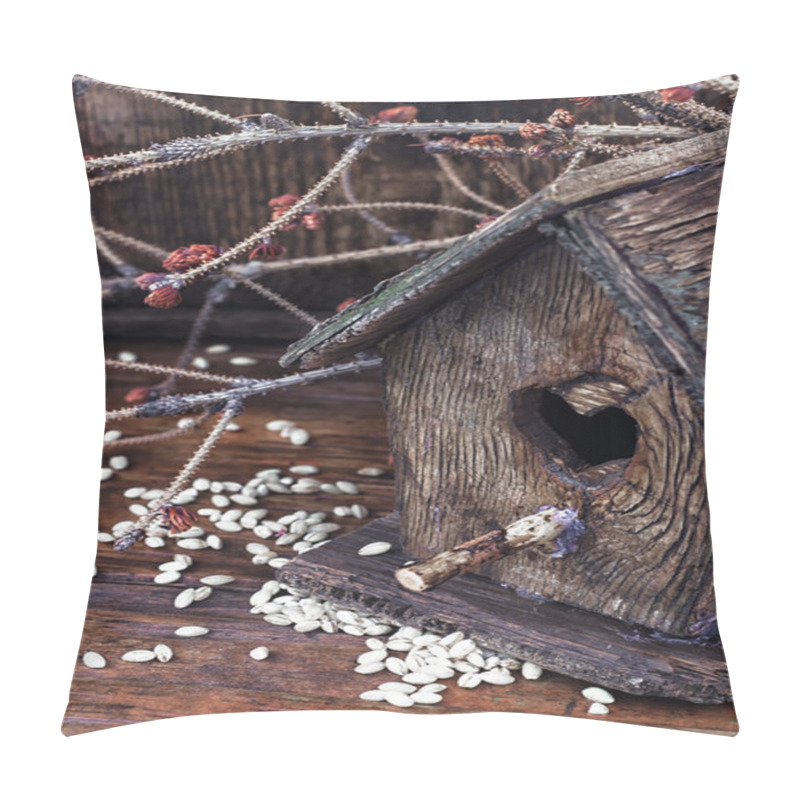 Personality  retro wooden birdhouse pillow covers