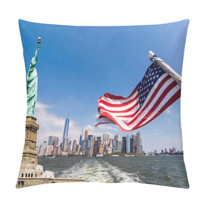 Personality  New York, Downtown Manhattan Pillow Covers