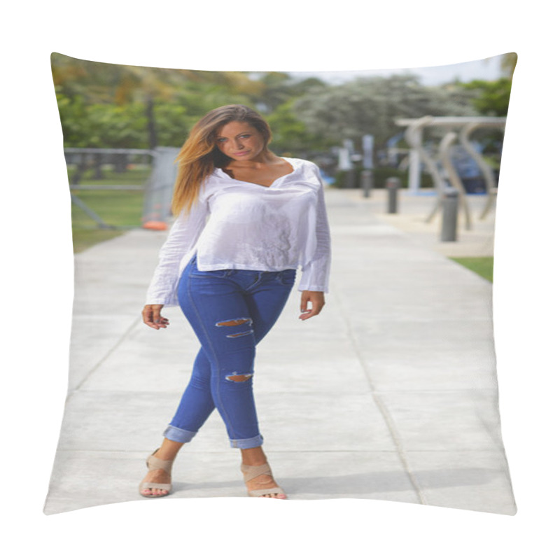 Personality  Woman Walking Towards The Camera Pillow Covers