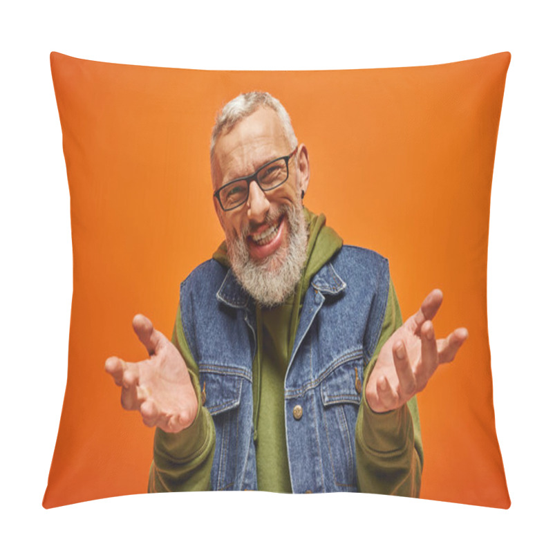 Personality  Joyous Good Looking Man With Beard And Glasses Shrugging And Smiling At Camera On Orange Backdrop Pillow Covers