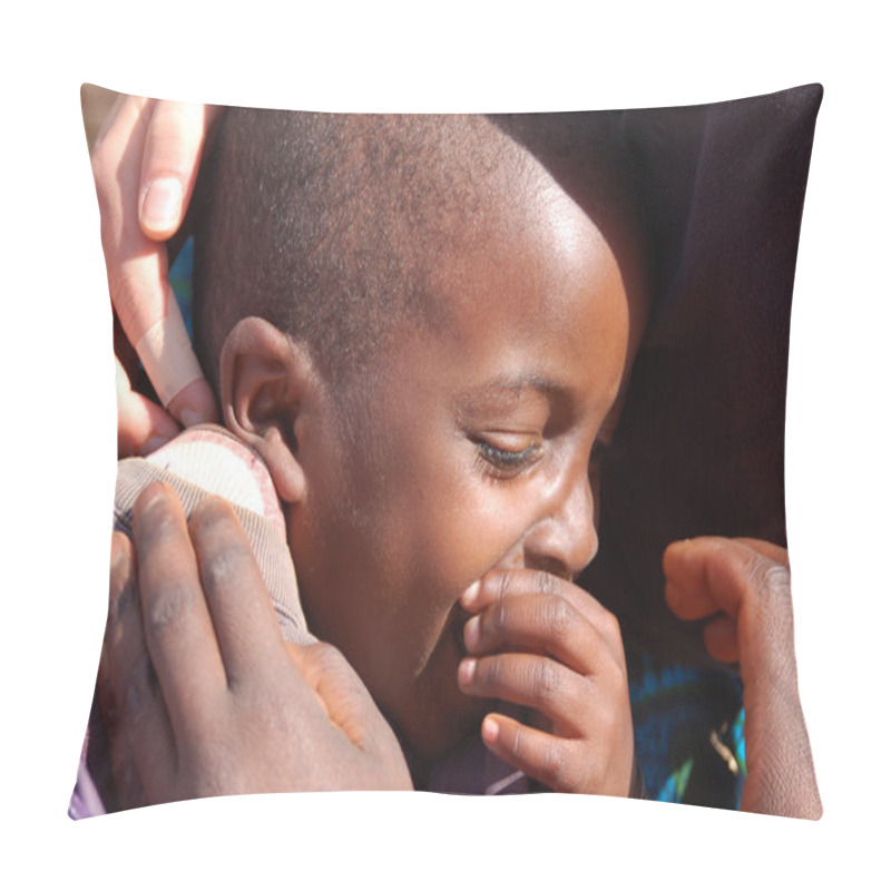 Personality  The Look Of Africa On The Faces Of Children  - Village Pomerini Pillow Covers