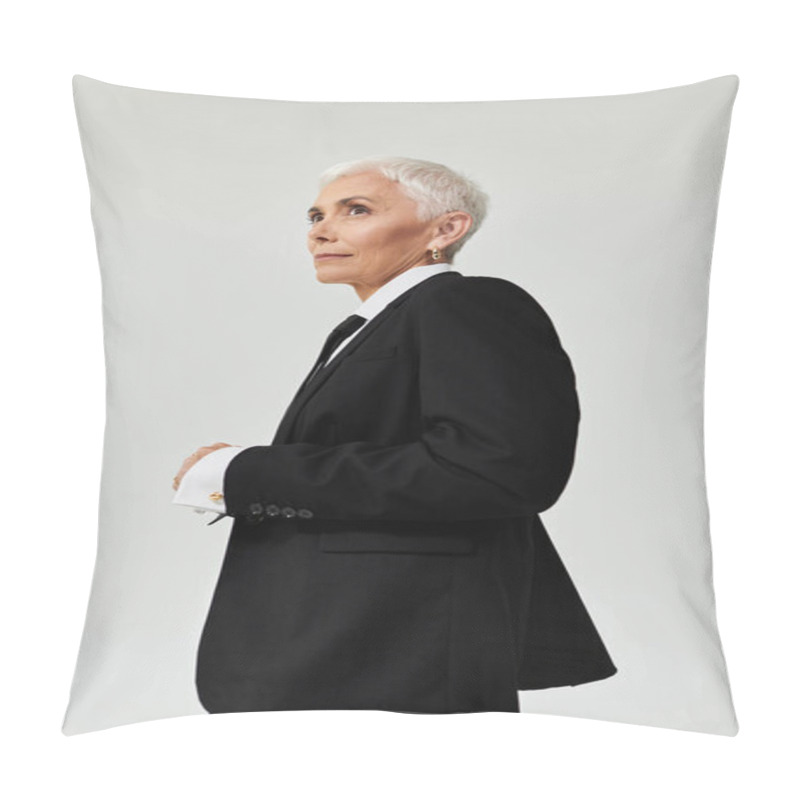 Personality  A Mature Woman With Short Hair Exudes Confidence In Fashionable Attire. Pillow Covers