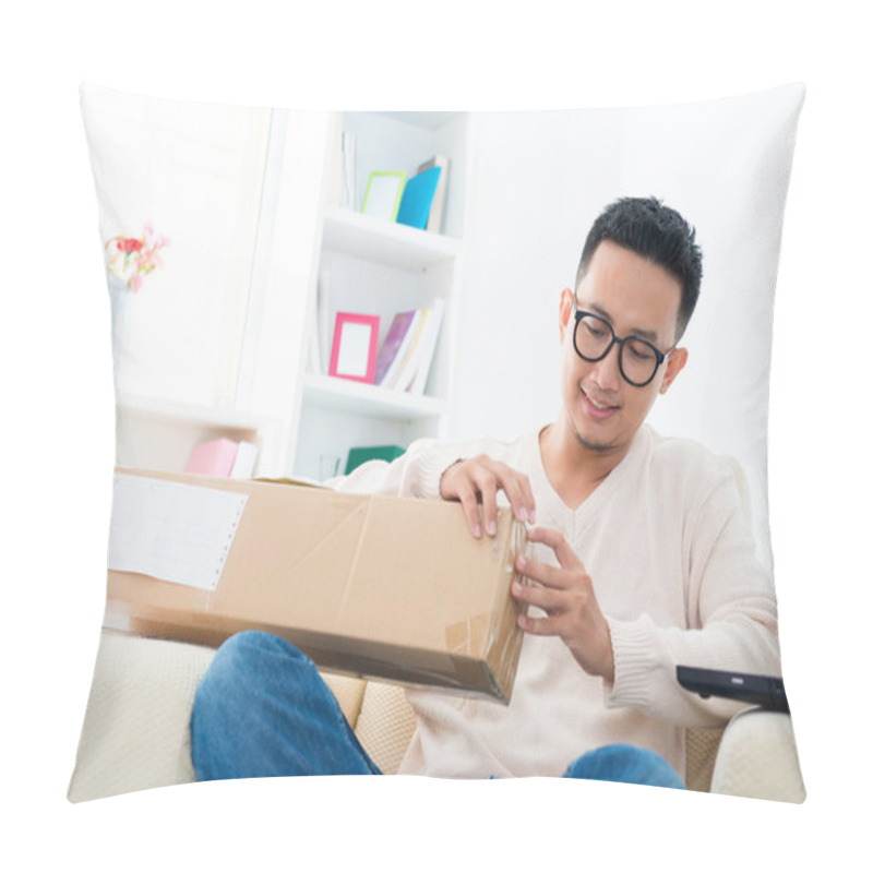 Personality  Received An Express Parcel Pillow Covers